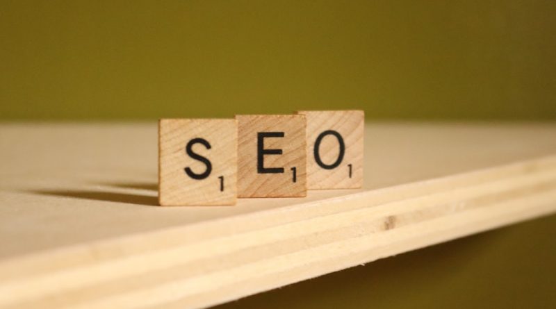 a wooden block that says seo on it - Photo by NisonCo PR and SEO on Unsplash
