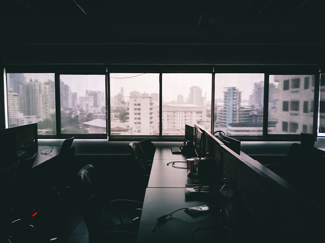 El ‘vibe coding’ ya está en tu empresa y tu CISO se está arrancando los pelos
